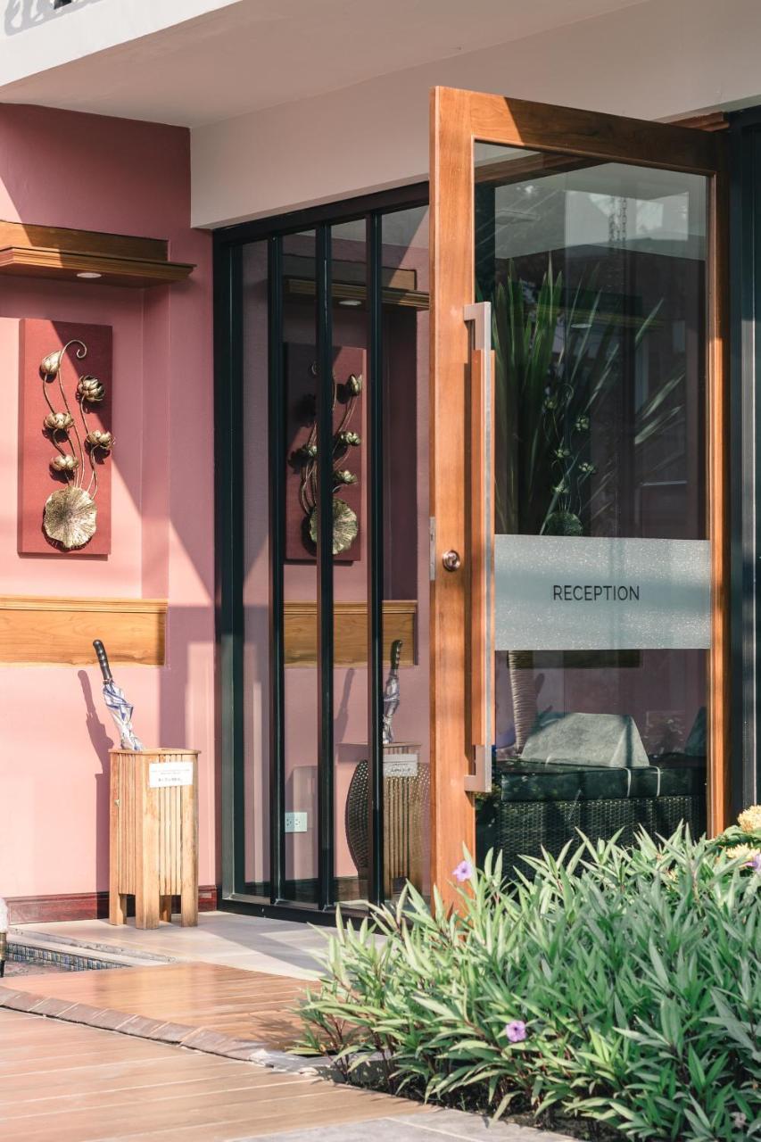 Hotel Cozytel Chiangmai Chiang Mai Exterior foto
